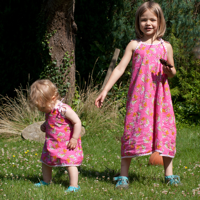 Sommerkleid für Mädchen nähen: "Sommer-Emma" von Tidöblomma 12